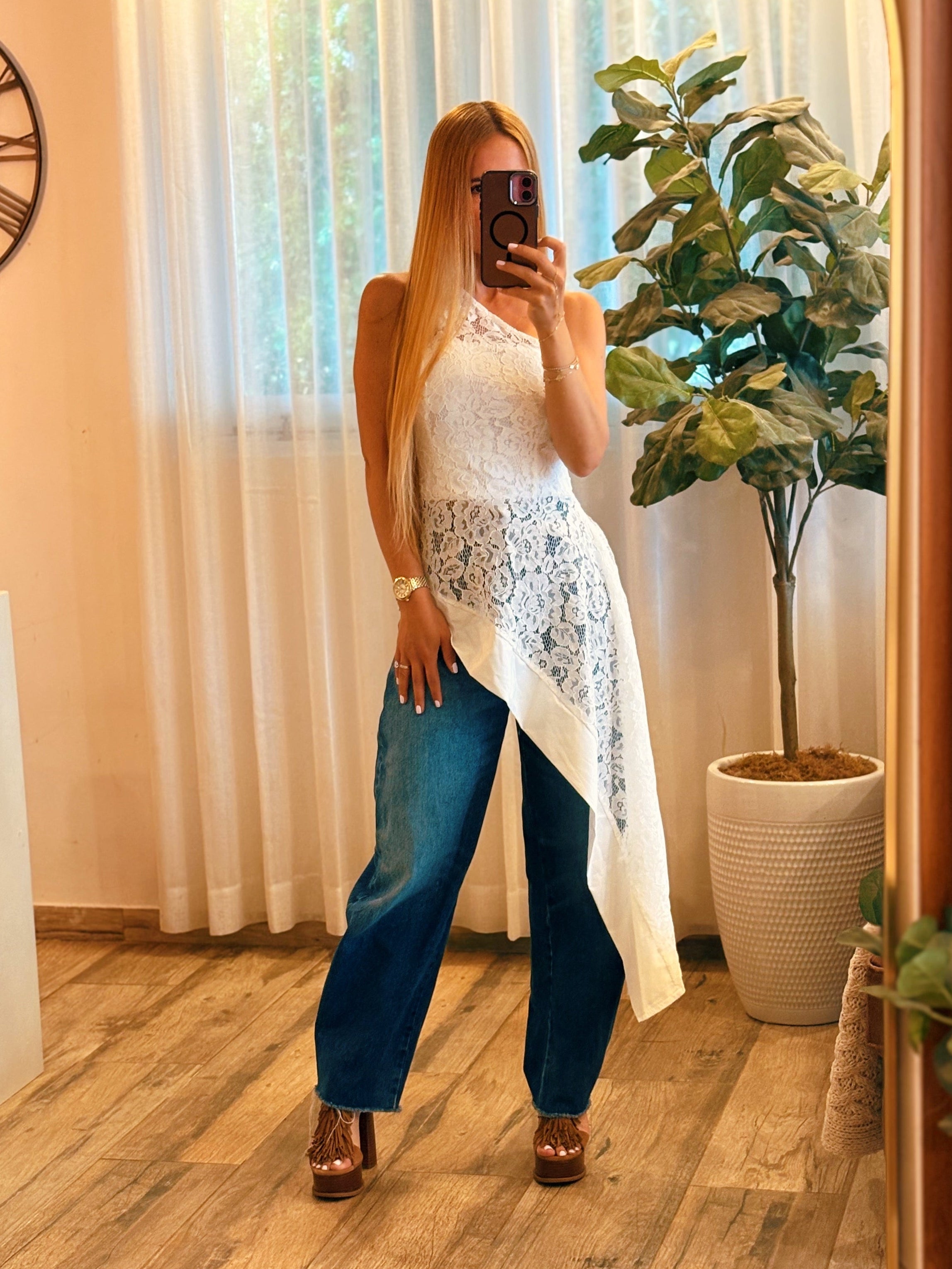 Sara Asymmetric Top